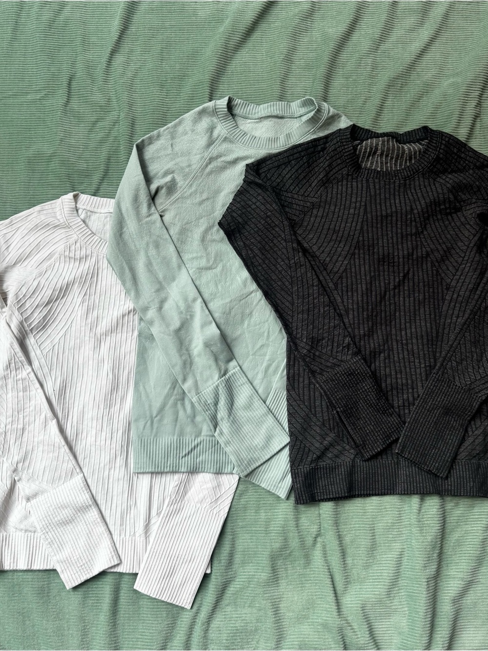 lululemon athletica Long Sleeve crewneck bundle - Mint, White, Black size 4